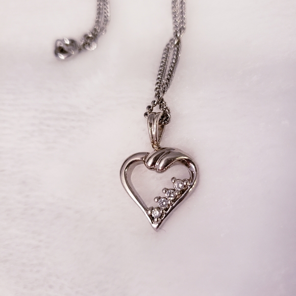 Jewelry - 14 Karat Gold Diamond Heart Pendant Necklace